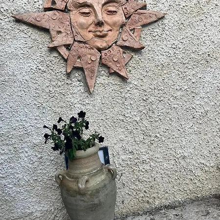 Il Santo Re Oda ve Kahvaltı Petrizzi